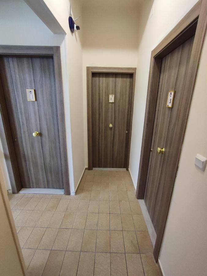 Central 9 Rooms 埃尔莫波利斯 外观 照片