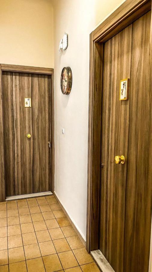 Central 9 Rooms 埃尔莫波利斯 外观 照片